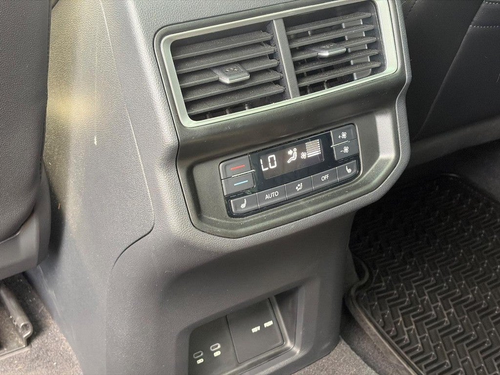 2024 Volkswagen Atlas 2.0T SEL Premium R-Line 4MOTION