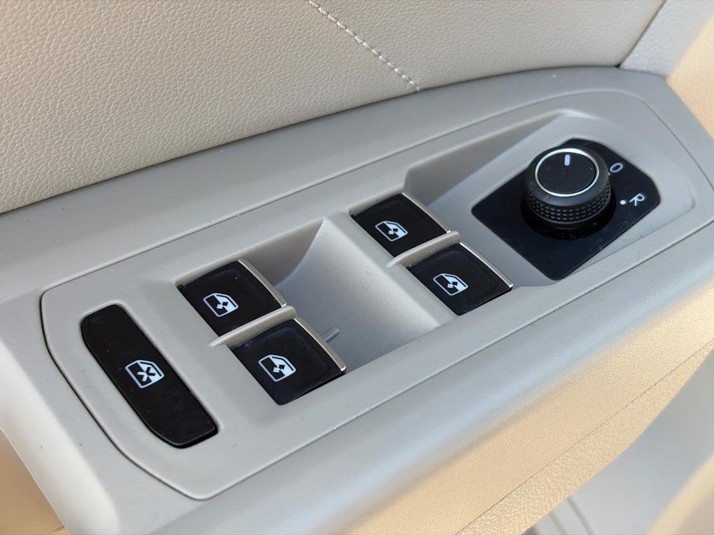 2023 Volkswagen Atlas 3.6L V6 SE w/Technology 4MOTION
