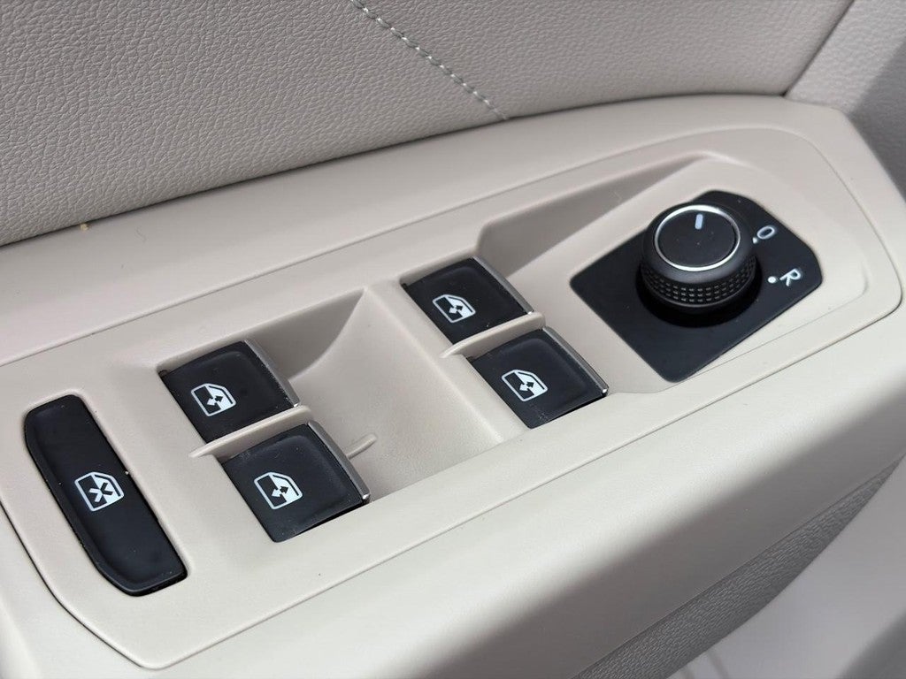 2023 Volkswagen Atlas 3.6L V6 SE w/Technology 4MOTION
