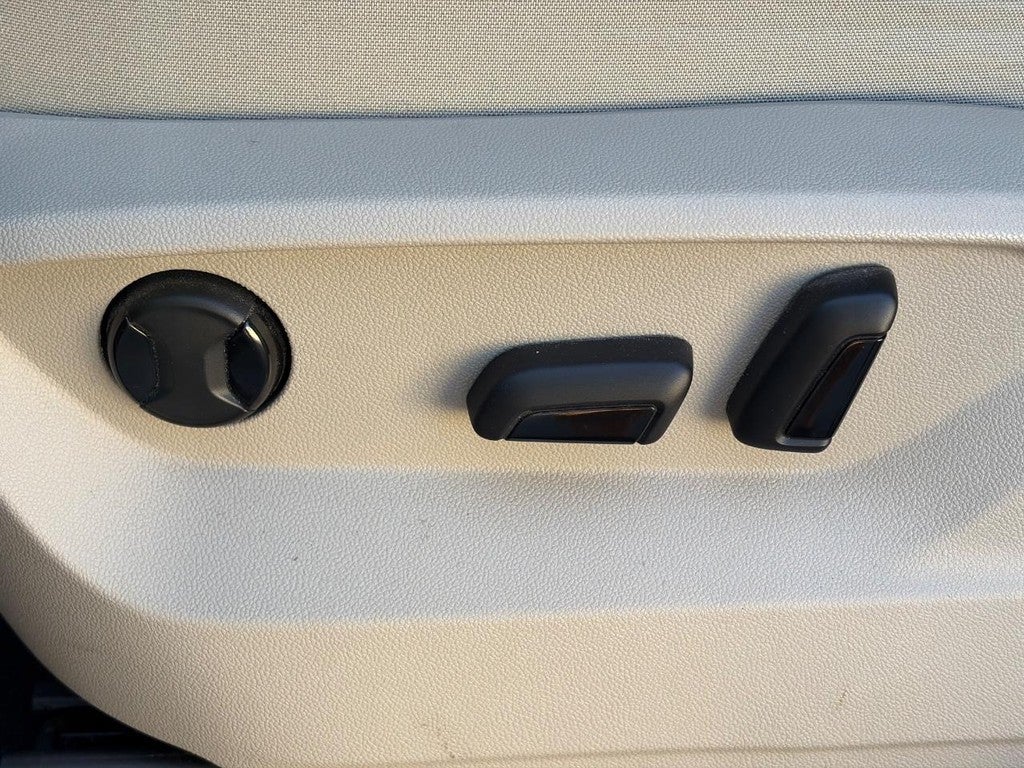 2024 Volkswagen Atlas 2.0T SE w/Technology 4MOTION