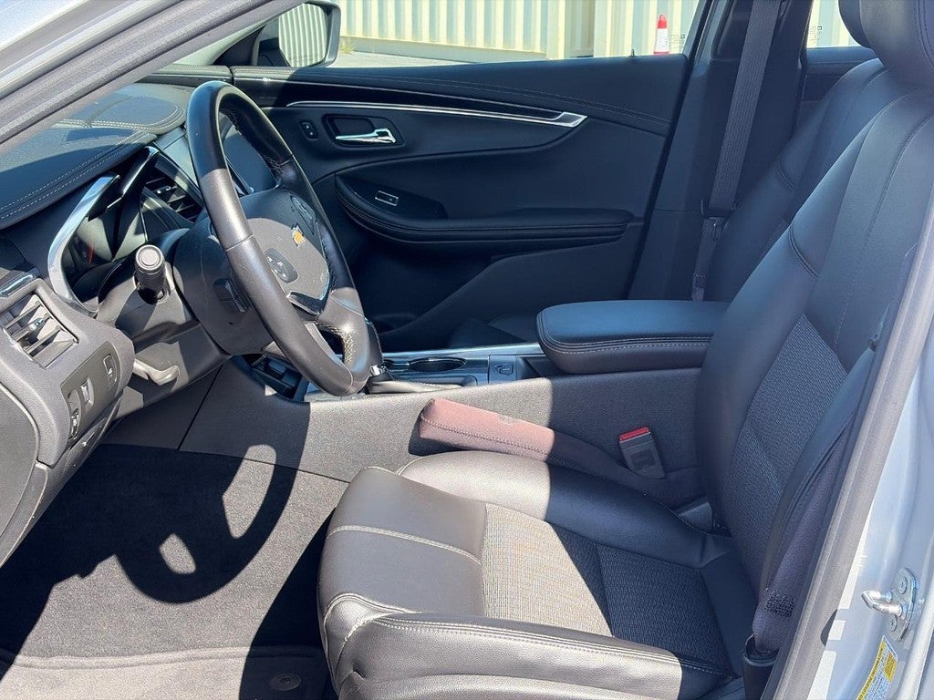 2017 Chevrolet Impala 4dr Sdn LT w/1LT