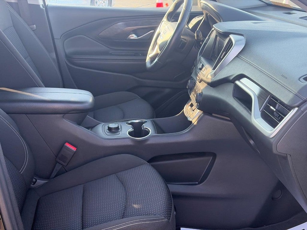 2024 GMC Terrain FWD 4dr SLE