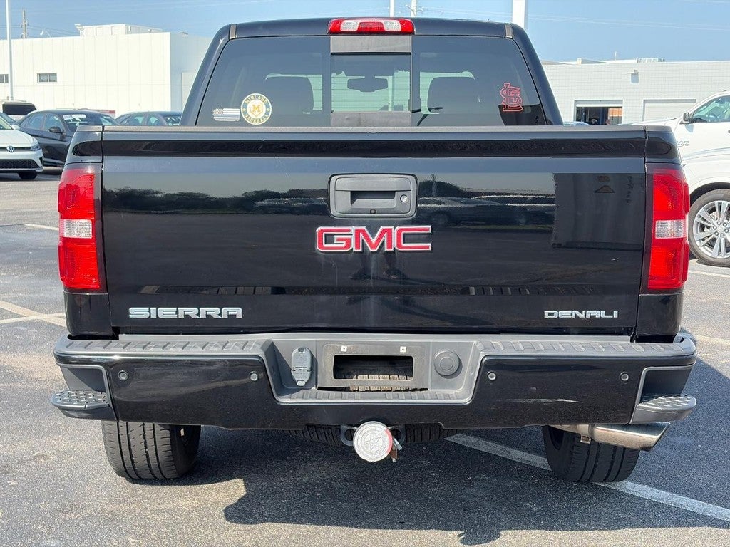 2015 GMC Sierra 1500 4WD Crew Cab 143.5" Denali