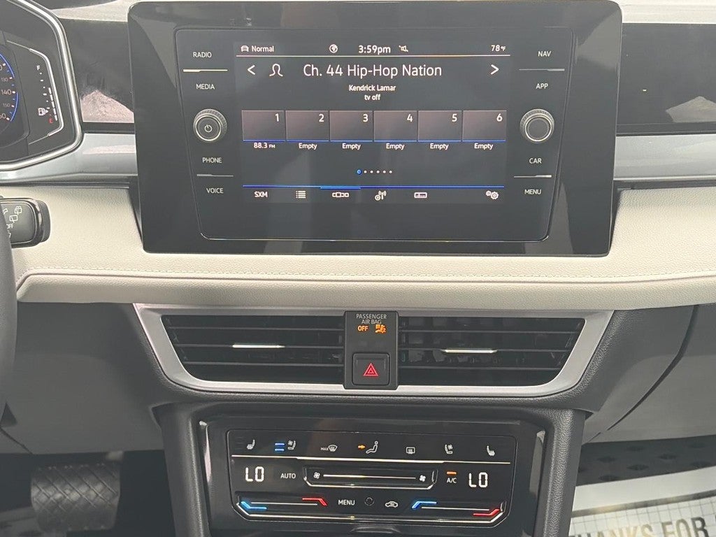 2025 Volkswagen Taos SEL 4MOTION
