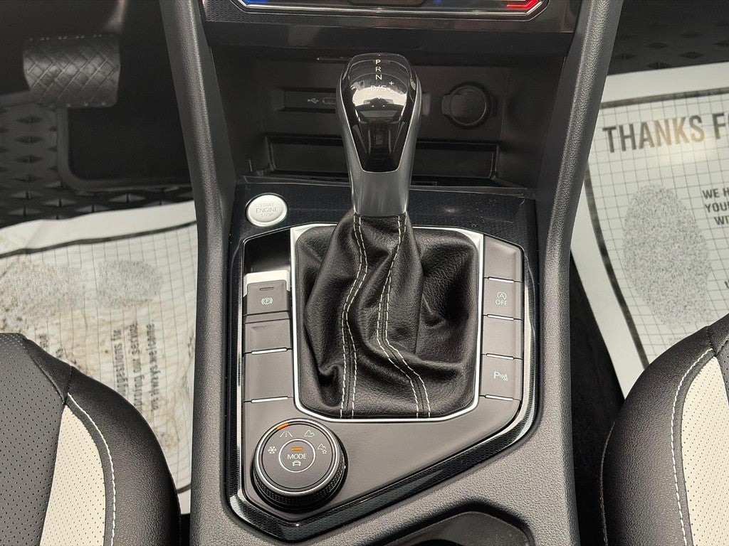 2025 Volkswagen Taos SEL 4MOTION