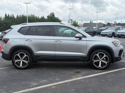 2025 Volkswagen Taos SEL 4MOTION
