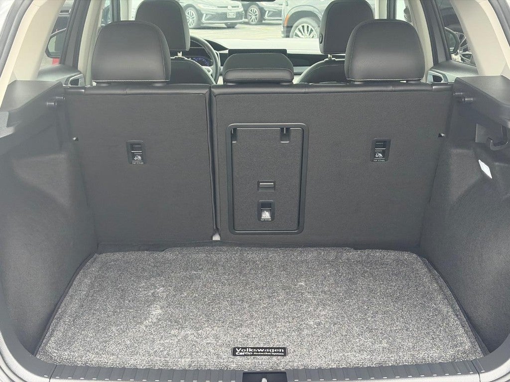 2025 Volkswagen Taos SEL 4MOTION