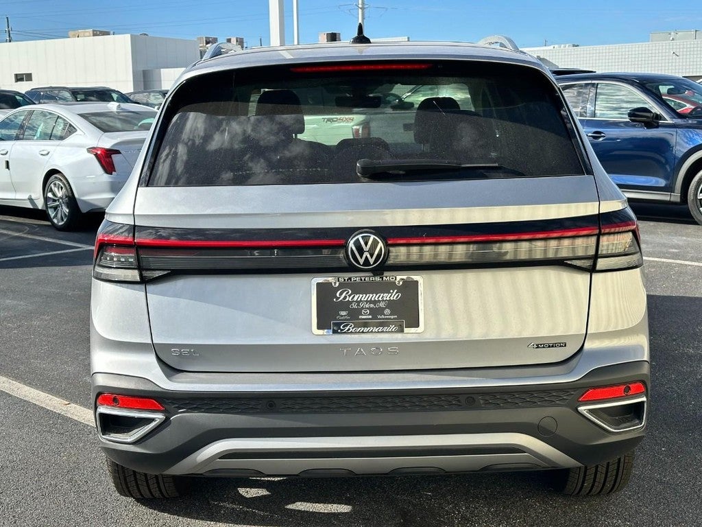 2025 Volkswagen Taos SEL 4MOTION