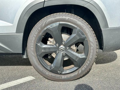 2025 Volkswagen Taos SEL 4MOTION