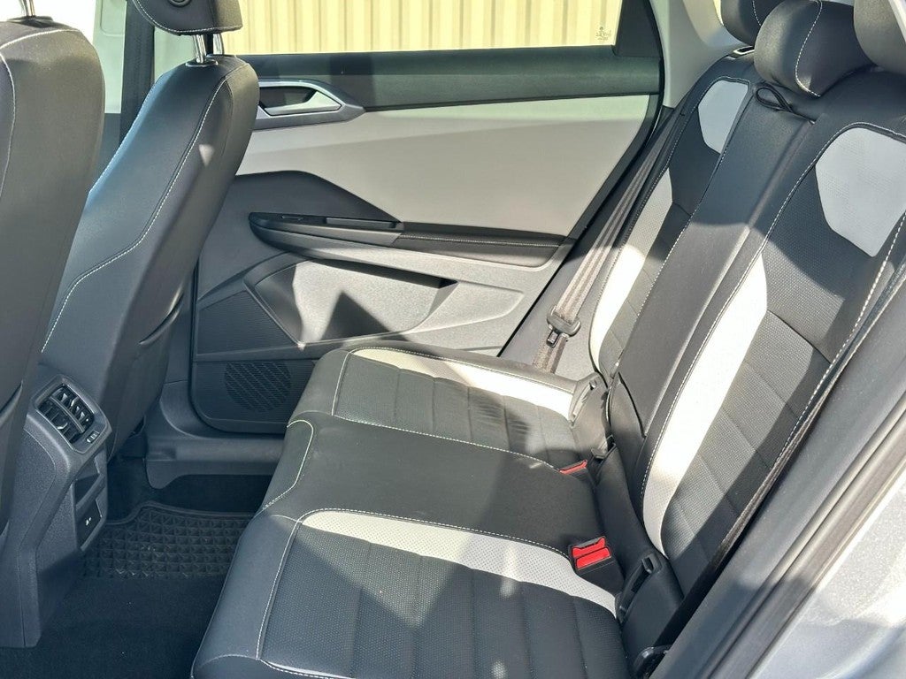 2025 Volkswagen Taos SEL 4MOTION