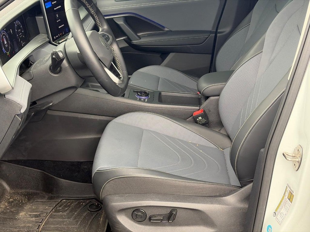 2025 Volkswagen Tiguan 2.0T SE 4MOTION