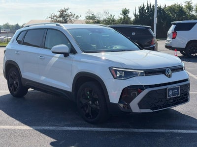 2025 Volkswagen Taos SE FWD