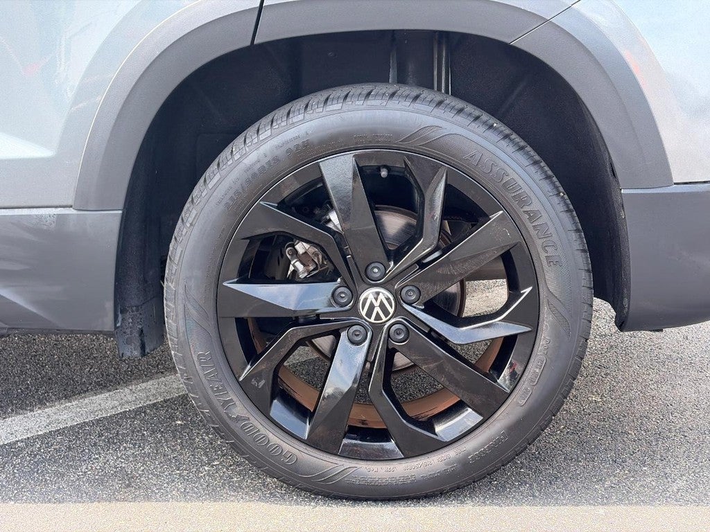 2023 Volkswagen Taos SE FWD