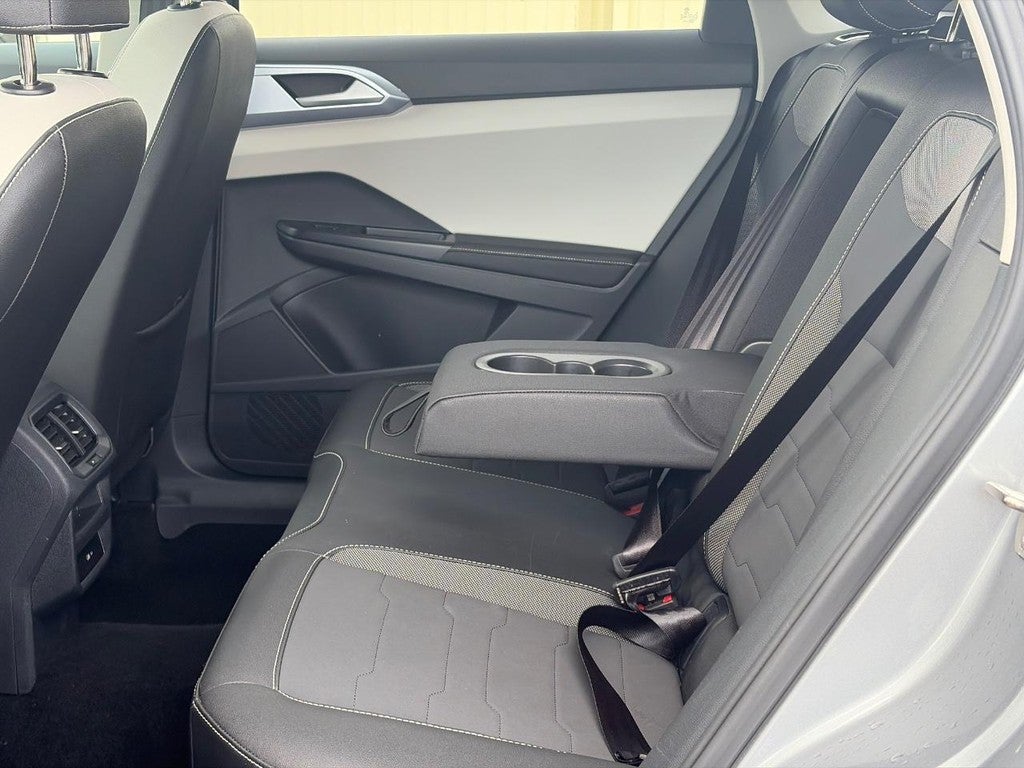 2025 Volkswagen Taos SE 4MOTION