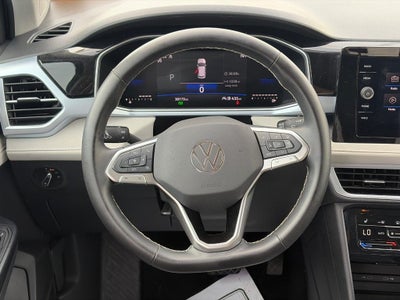 2025 Volkswagen Taos SE 4MOTION