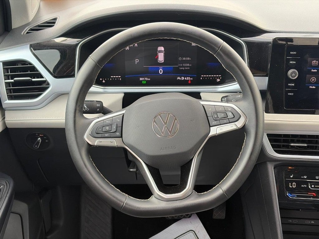 2025 Volkswagen Taos SE 4MOTION