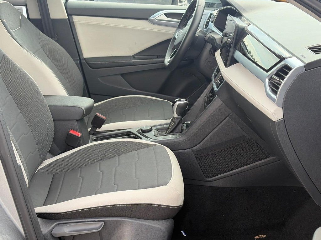 2025 Volkswagen Taos SE 4MOTION