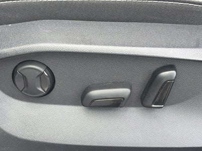 2025 Volkswagen Taos SE 4MOTION