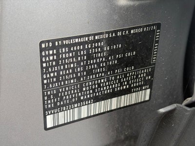 2025 Volkswagen Taos SE 4MOTION