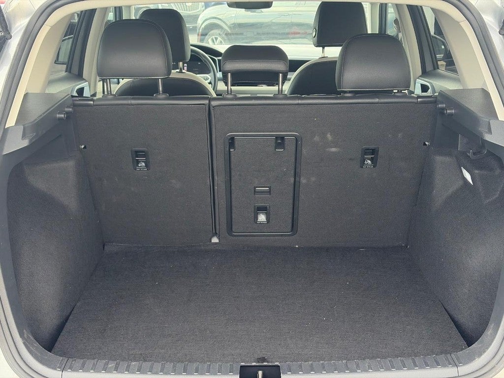 2025 Volkswagen Taos SE 4MOTION