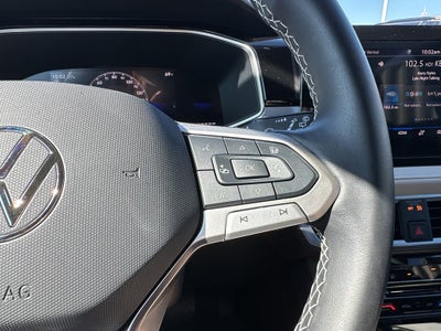 2025 Volkswagen Taos SE 4MOTION