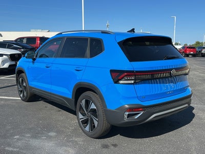 2025 Volkswagen Taos SE 4MOTION