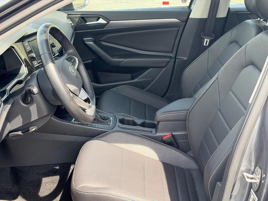 2024 Volkswagen Jetta SE Auto