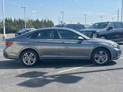 2024 Volkswagen Jetta SE Auto