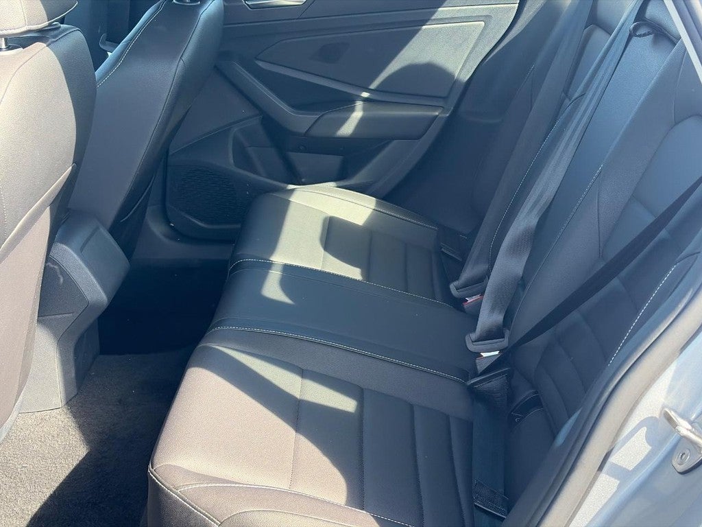 2024 Volkswagen Jetta SE Auto