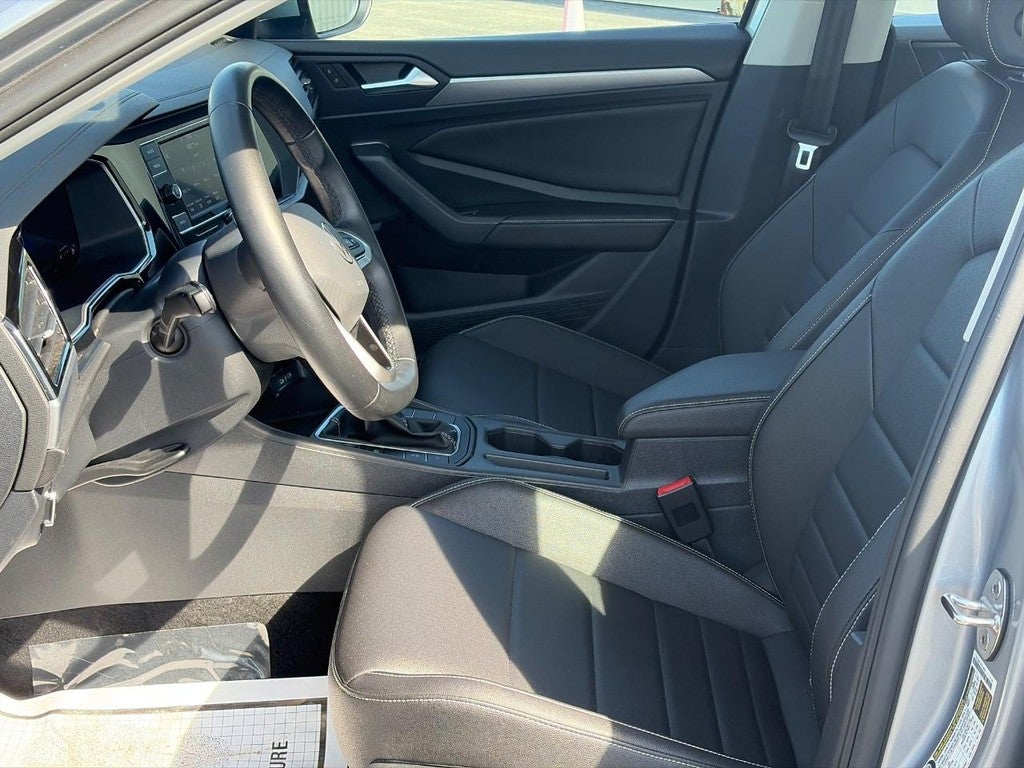 2024 Volkswagen Jetta SE Auto
