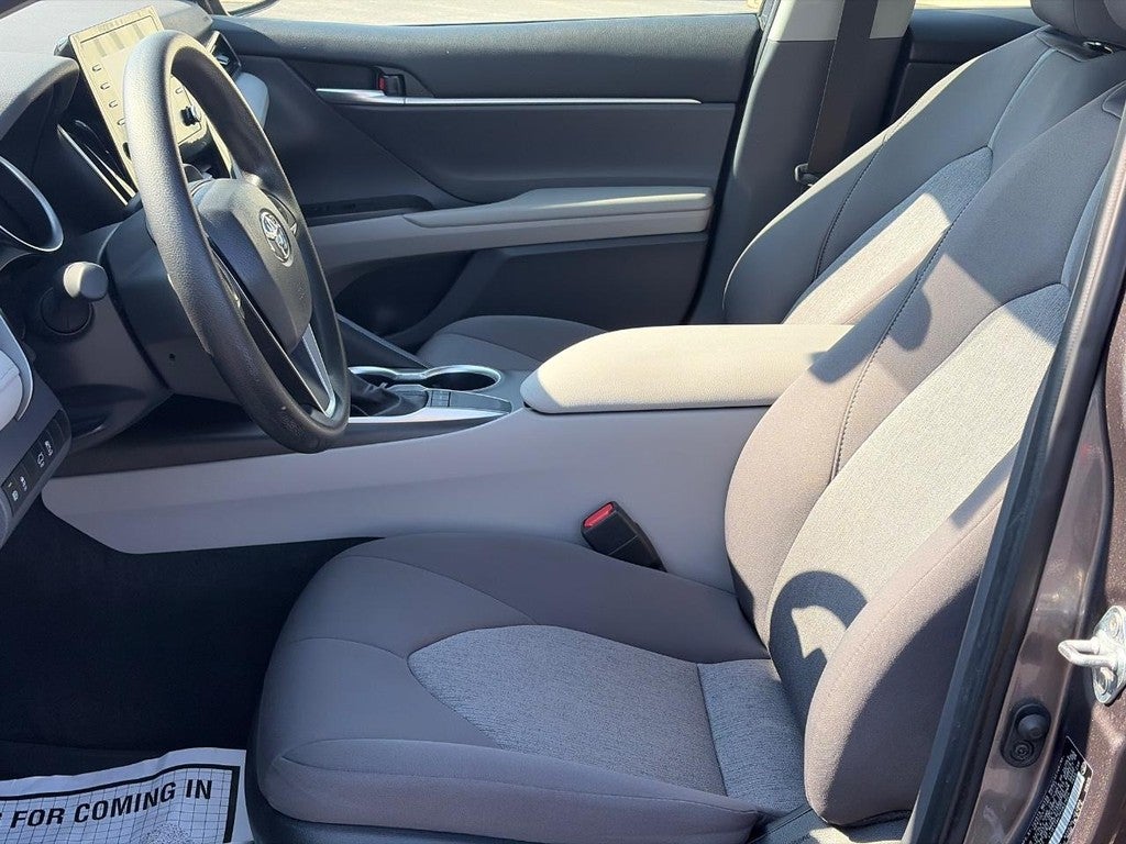 2023 Toyota Camry LE Auto (Natl)