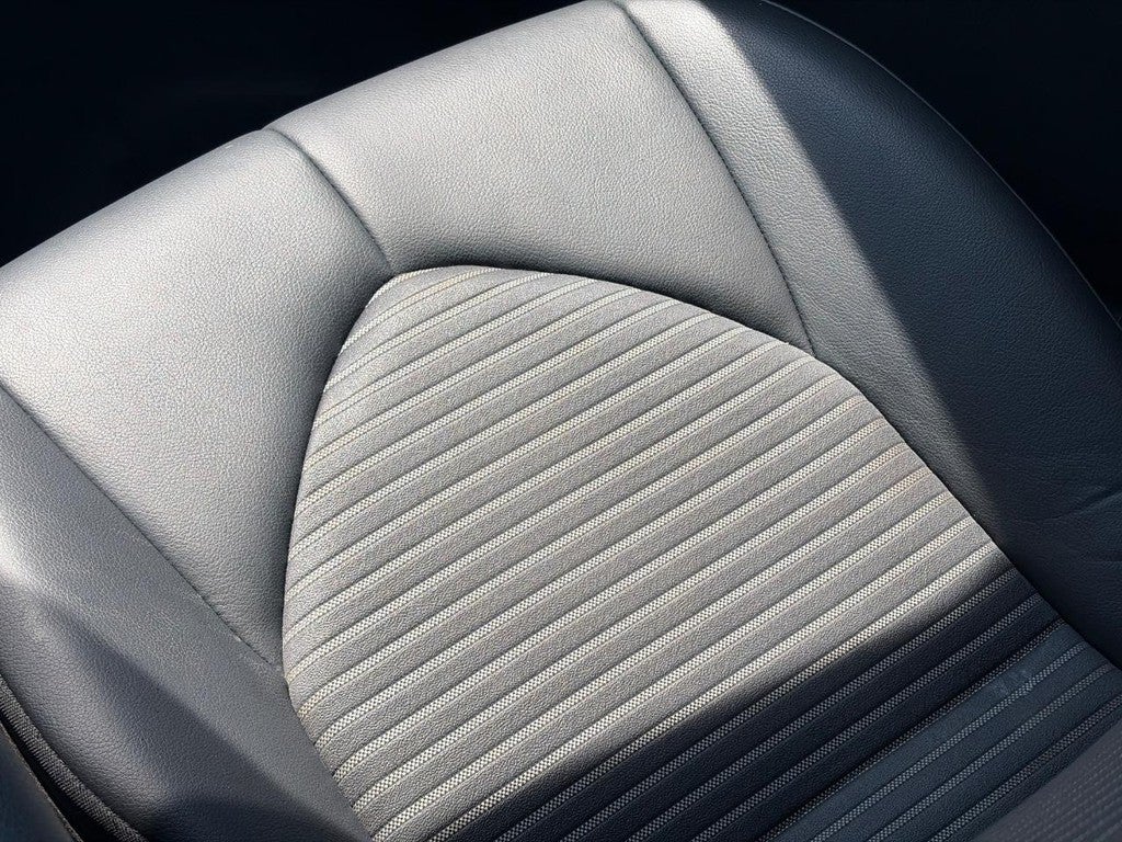 2023 Toyota Camry SE Auto (Natl)