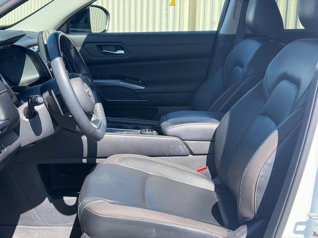 2022 Nissan Pathfinder SL 4WD