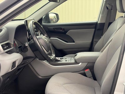 2022 Toyota Highlander LE AWD (Natl)