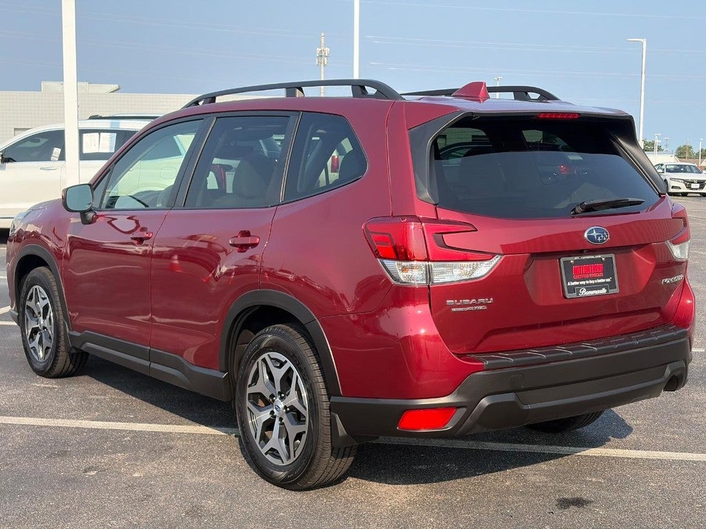 2023 Subaru Forester Premium CVT