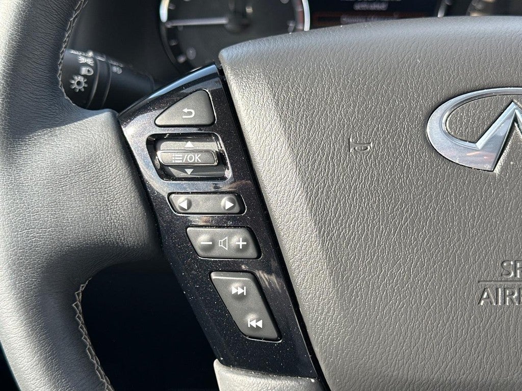 2023 INFINITI QX80 LUXE AWD