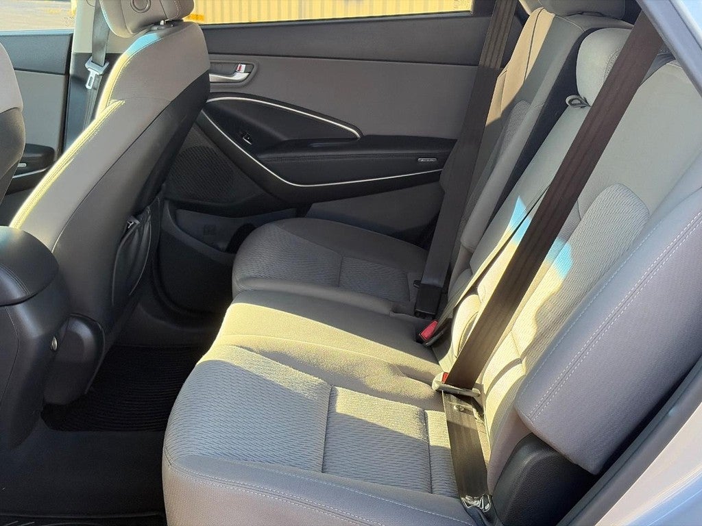 2017 Hyundai Santa Fe SE 3.3L Auto