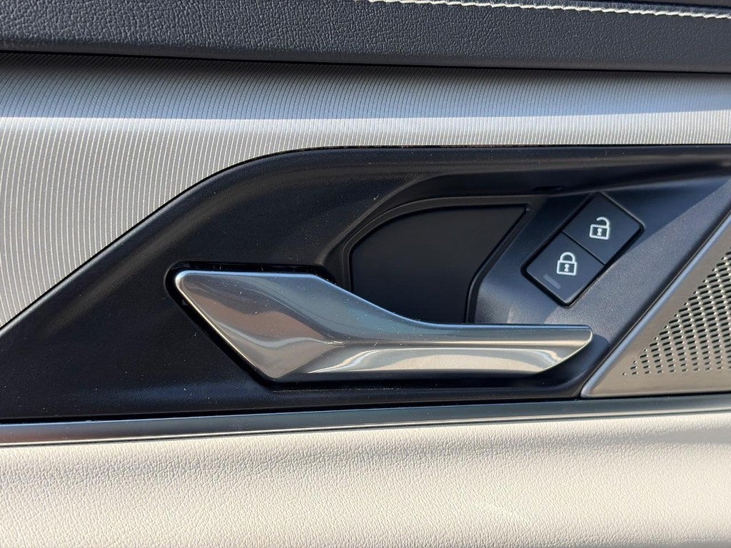 2024 Jaguar XF R-Dynamic SE Sedan AWD