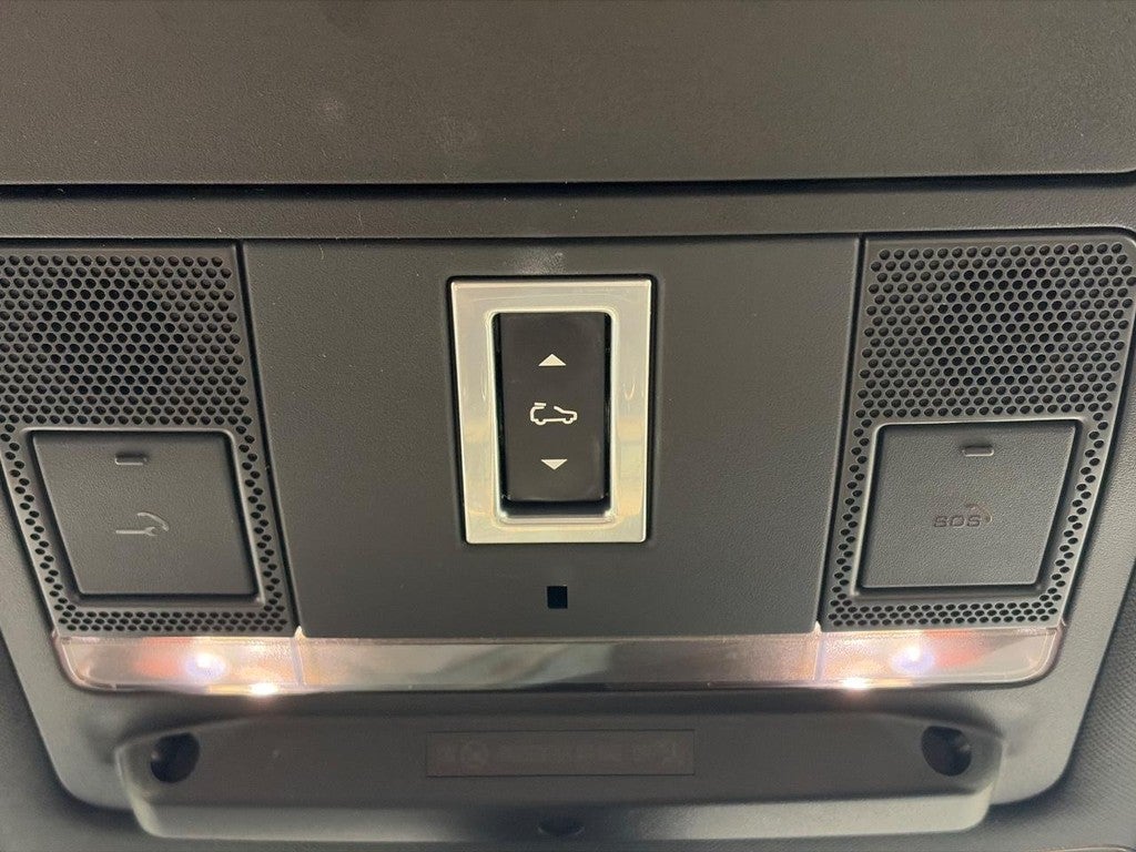 2022 Land Rover Defender 90 X-Dynamic S AWD