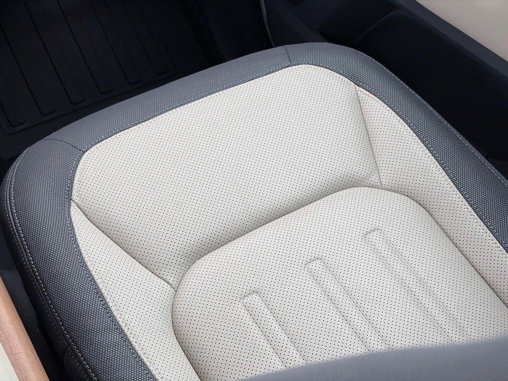 2022 Land Rover Defender 90 X-Dynamic S AWD