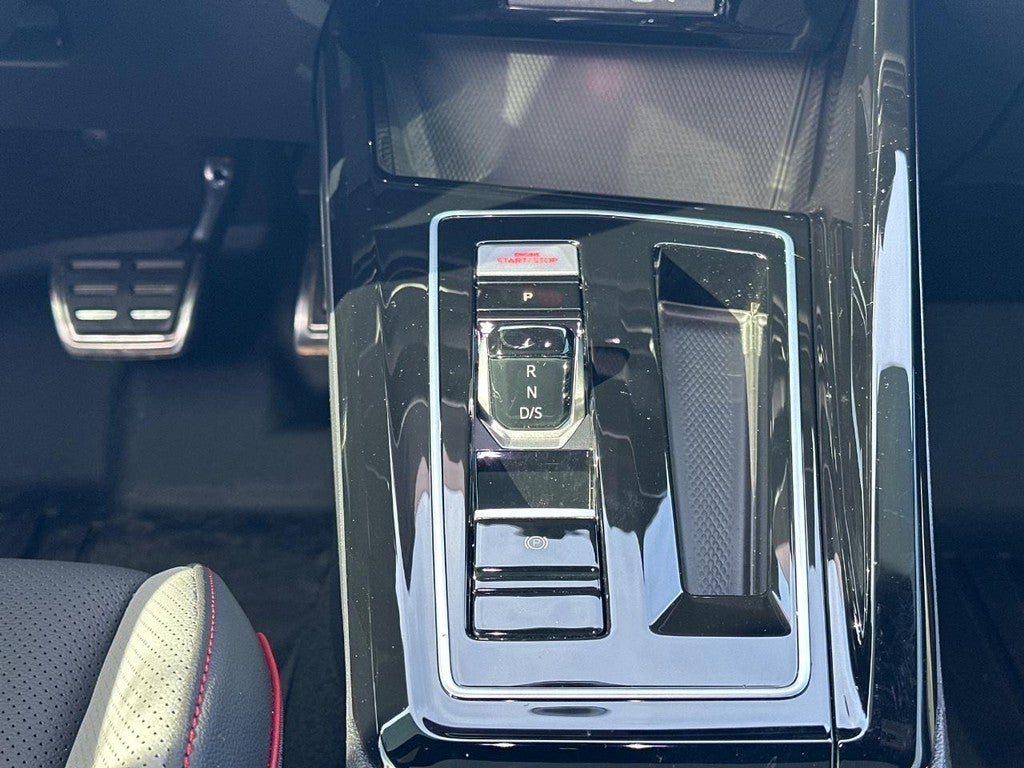 2025 Volkswagen Golf GTI 2.0T SE DSG