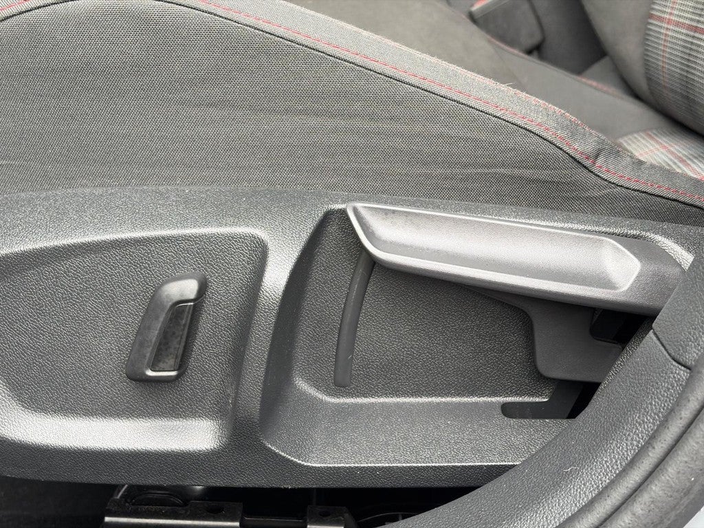 2024 Volkswagen Golf GTI 2.0T SE DSG