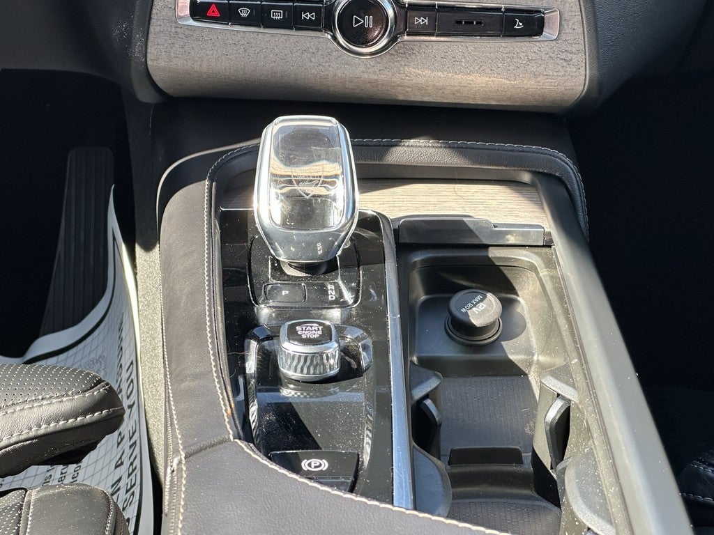 2023 Volvo XC90 B6 AWD Ultimate 7P