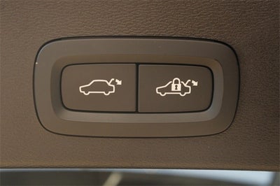 2021 Volvo XC40 Recharge P8 eAWD Pure Electric